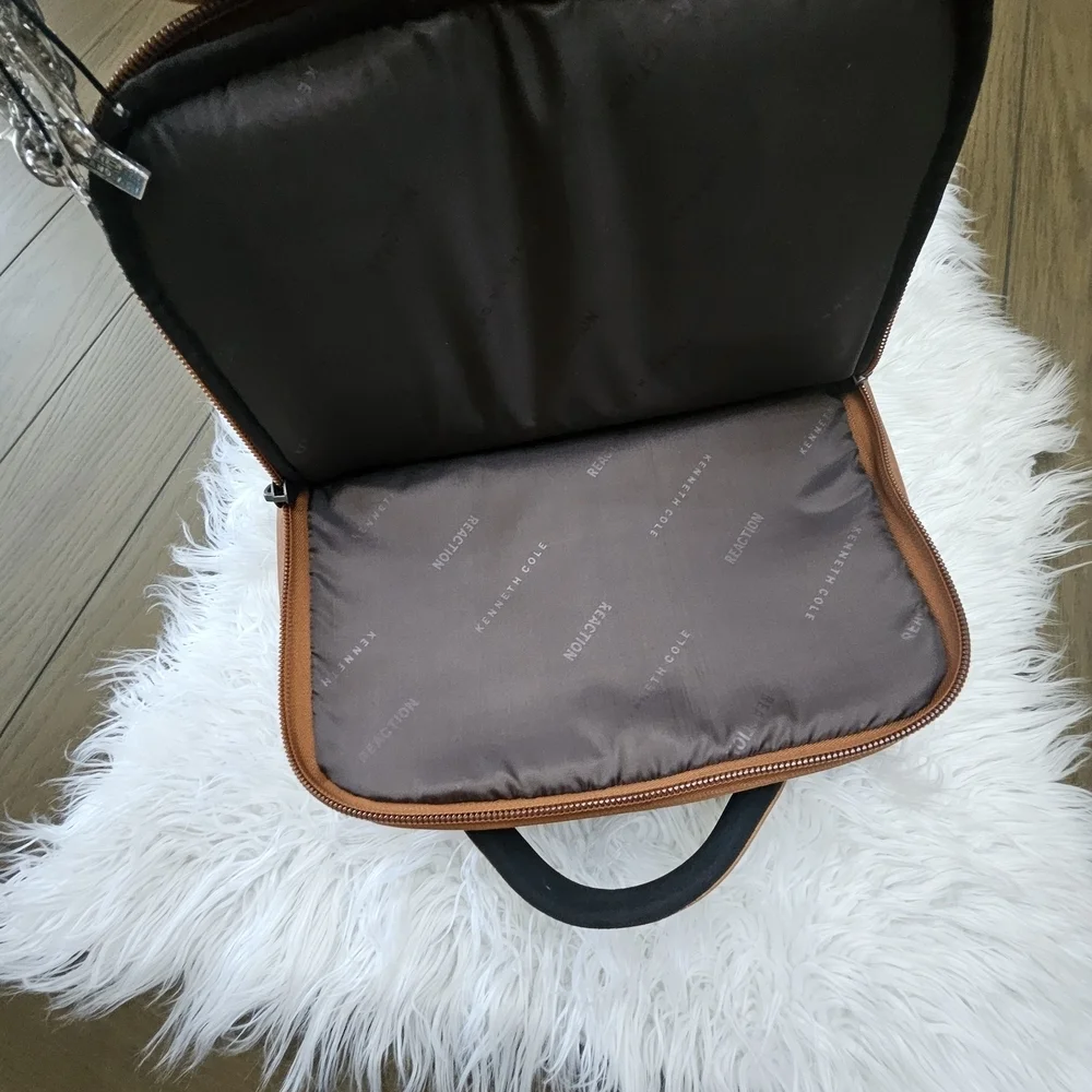Kenneth Cole Reaction Full-Grain Colombian Leather 16